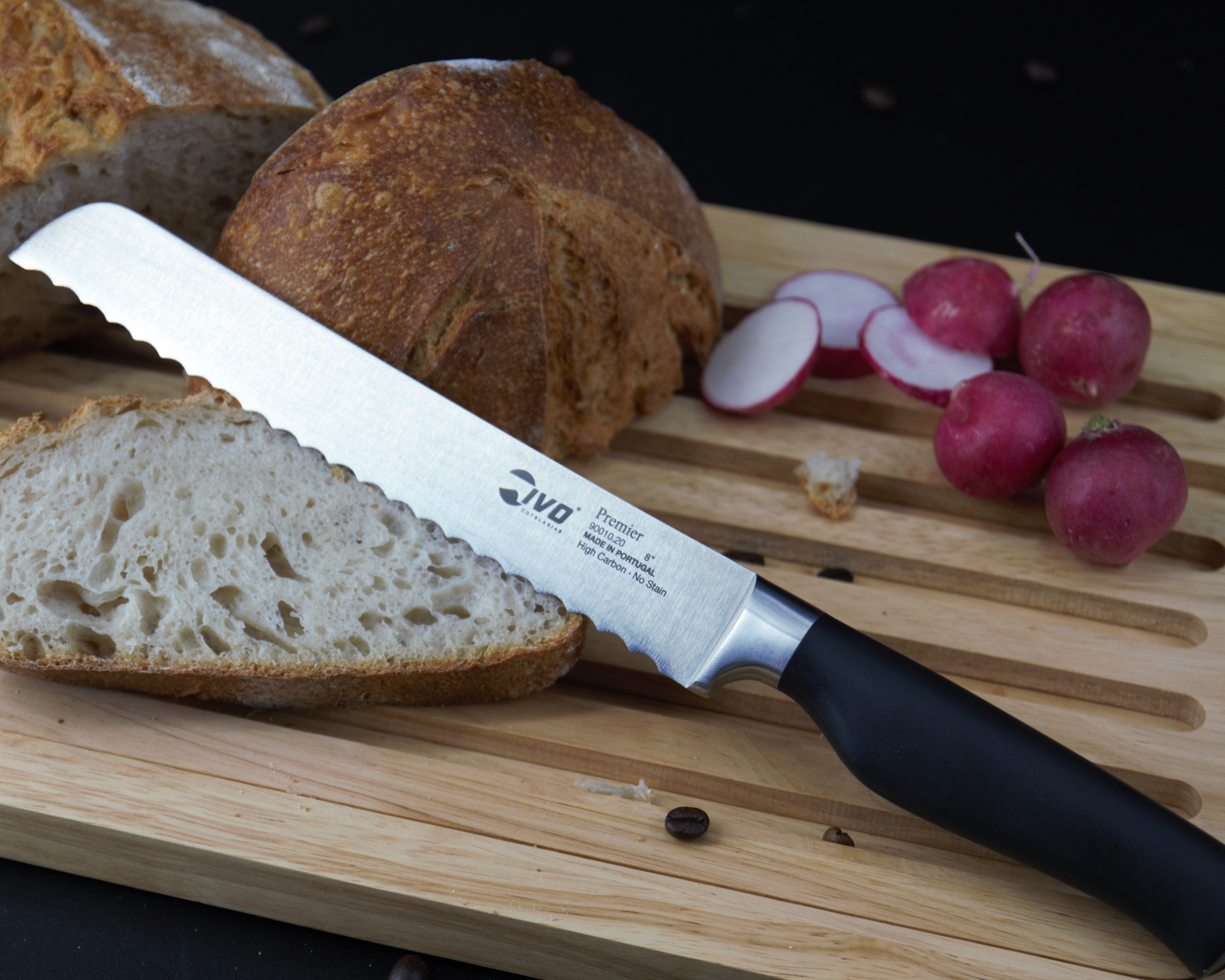 IVO Zúbkovaný nôž na pečivo a chlieb IVO Premier 20 cm 90010.20