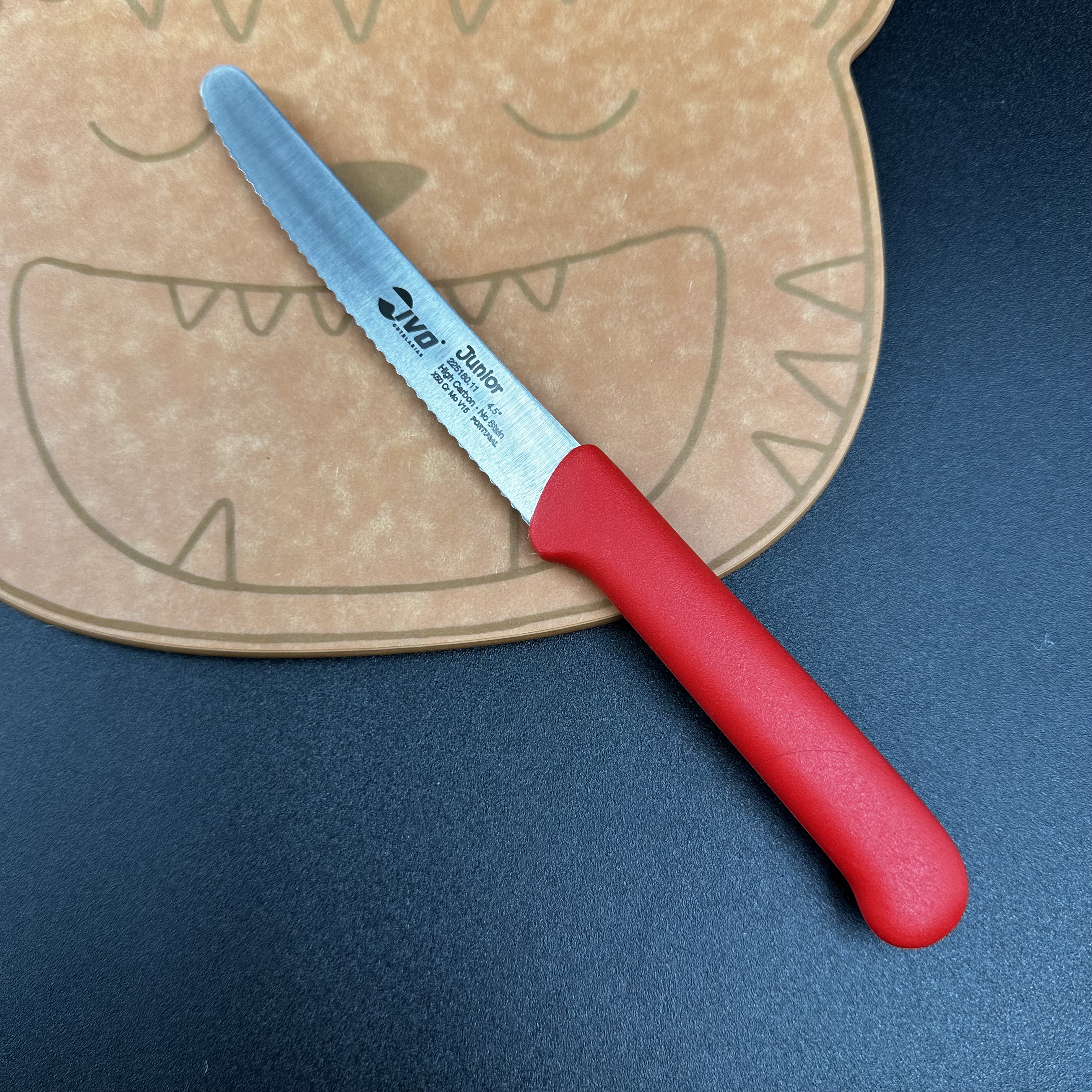 E-shop IVO Detský zúbkovaný nôž IVO Junior 11 cm